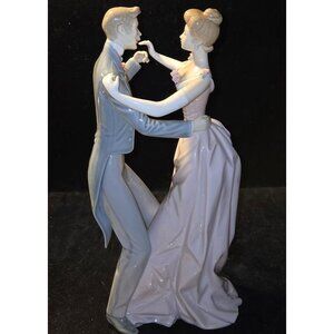 Large Lladro Anniversary Walz Porcelain Ballroom Dancing Couple, MINT, Spain